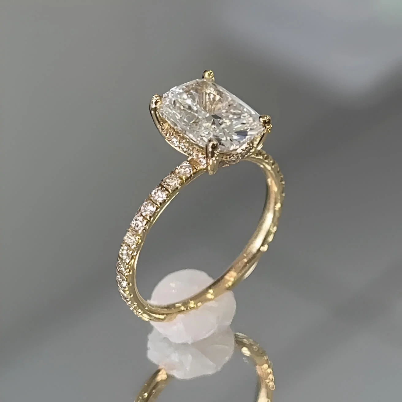 Kussensnijding Diamant Witte Sterling Zilveren Geelgoud Verborgen Halo Verlovingsring