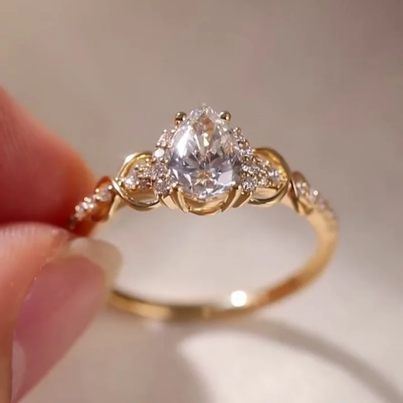 Peervormige Diamantwit sterling zilveren geelgouden verlovingsring