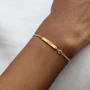 Rond geslepen sterling zilveren familie gepersonaliseerde geboortesteen gegraveerde bar armband cadeau